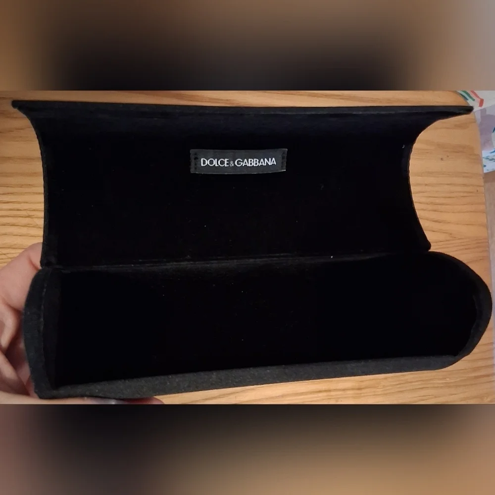 EUC Dolce & Gabbana Black Ribbed Magnetic Close Hard Shell Glasses Case